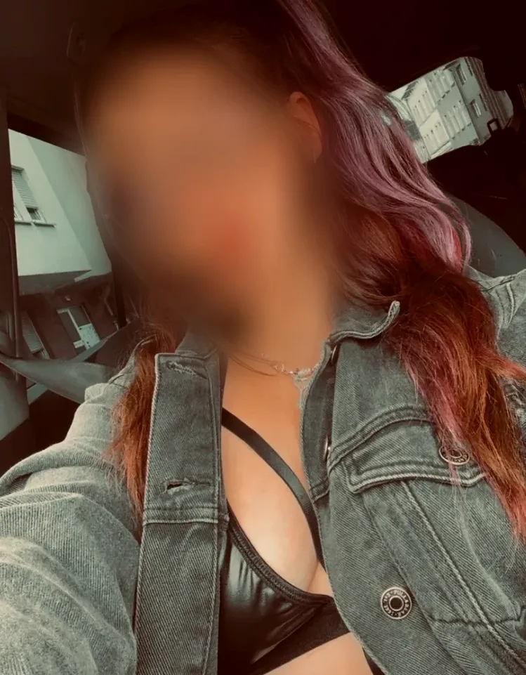 Maud, 27