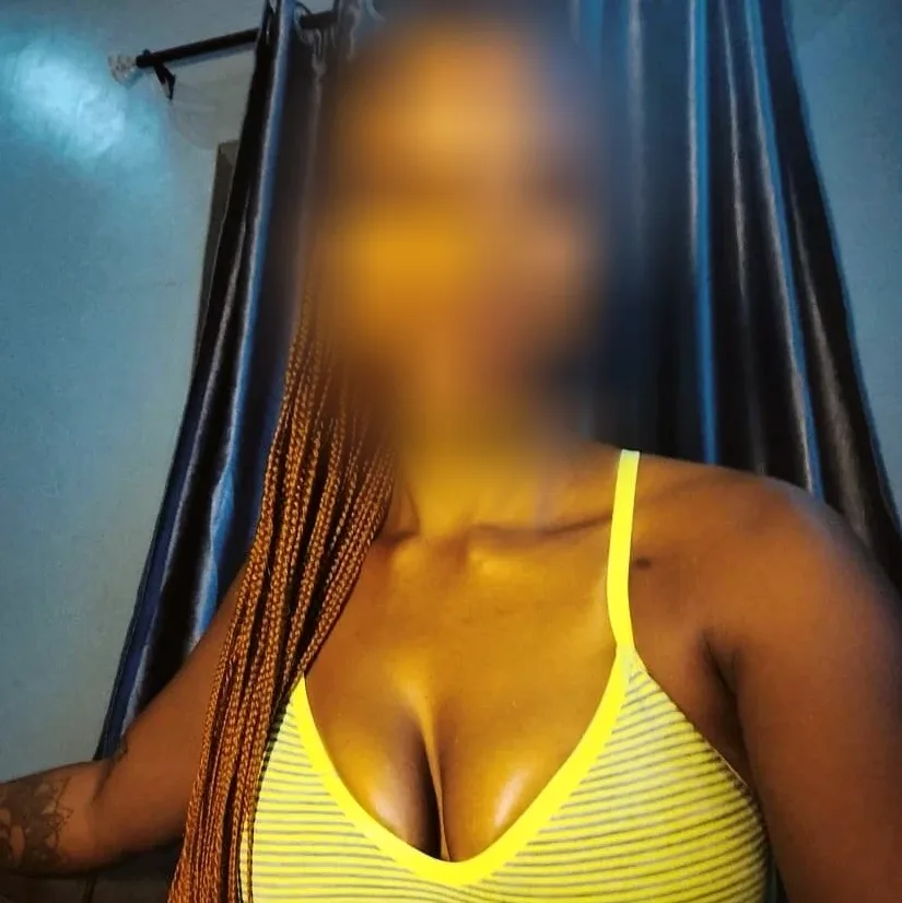 Nathalie, 37