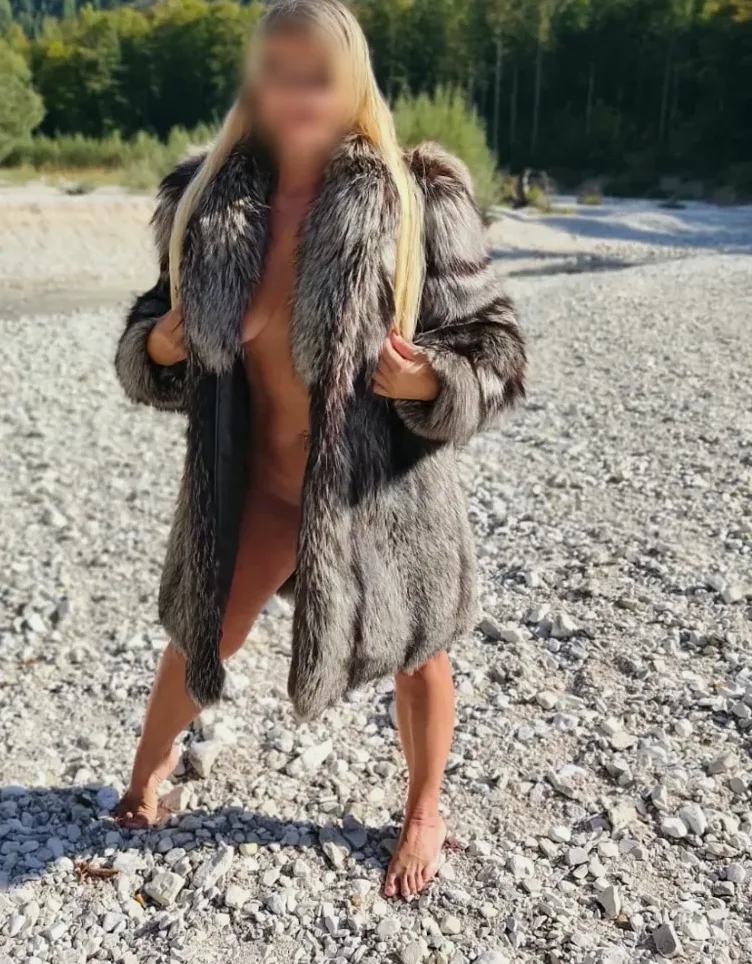 Sara, 36