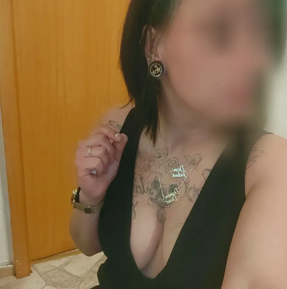 Zoe, 25